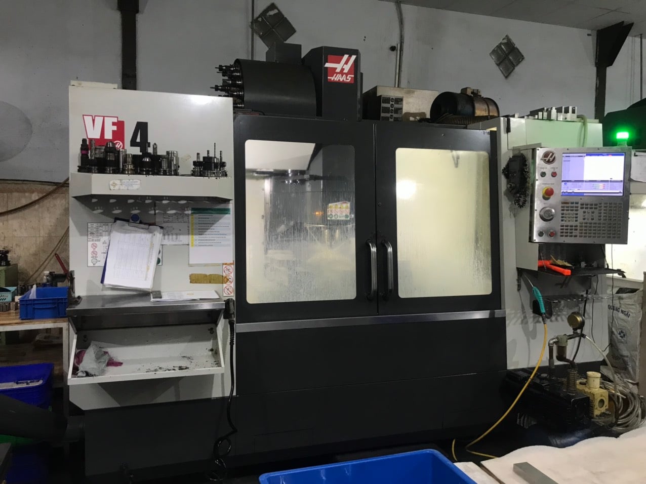 CNC milling machine (2)